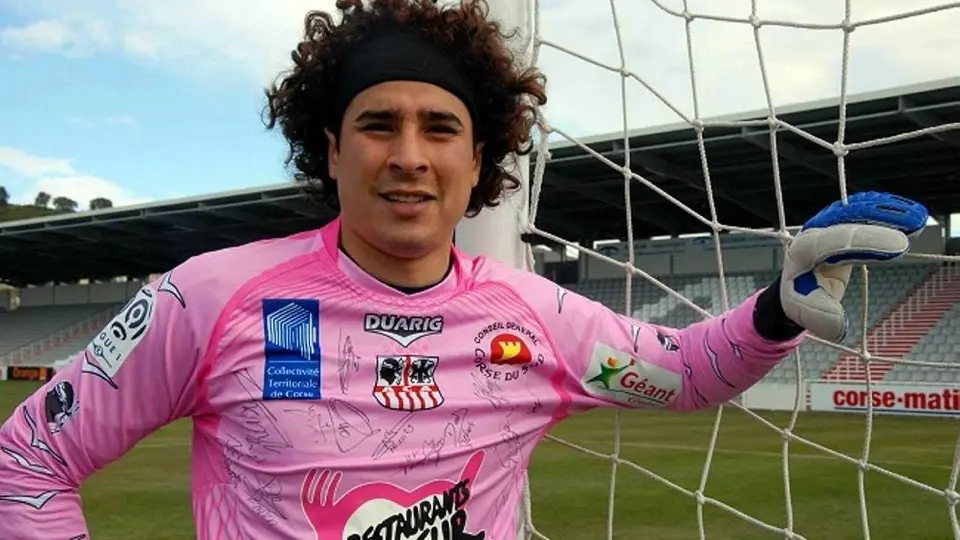 ¿Por qué Memo Ochoa no llegó a la Premier League antes de ir al Ajaccio?