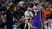 LeBron James, multado con 15 mil dólares por celebración obscena en juego de Lakers