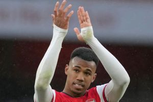 Video: Jugador de Arsenal sufrió brutal asalto; lo atacaron con un bat