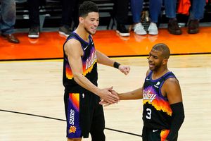 NBA Playoffs: Suns derrotó a Lakers y tomó ventaja en la serie