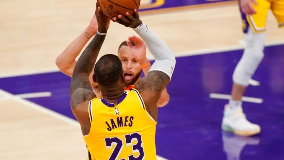 NBA: Lakers derrotó a Warriors gracias a la magia de LeBron James