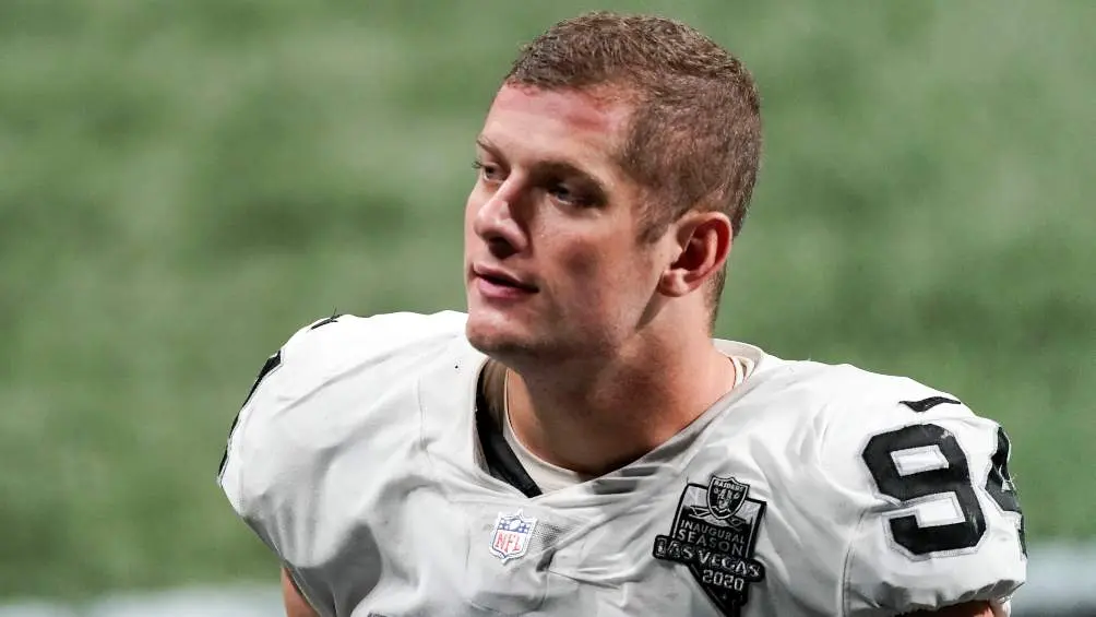 Carl Nassib en partido | AP