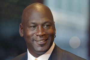 Zapatillas usadas por Michael Jordan en 1984 fueron subastadas por 1.5 mdd