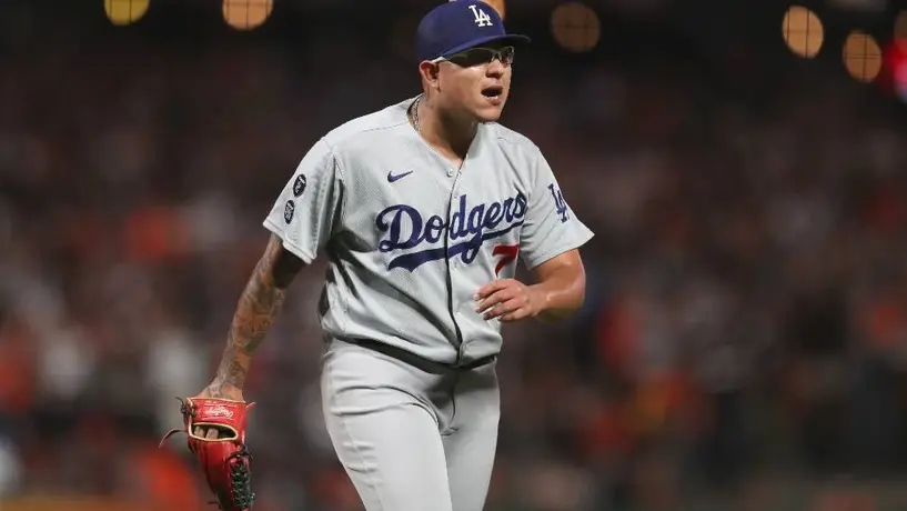 Urías superó a Valenzuela en ponches de playoffs y Dodgers va por la Nacional