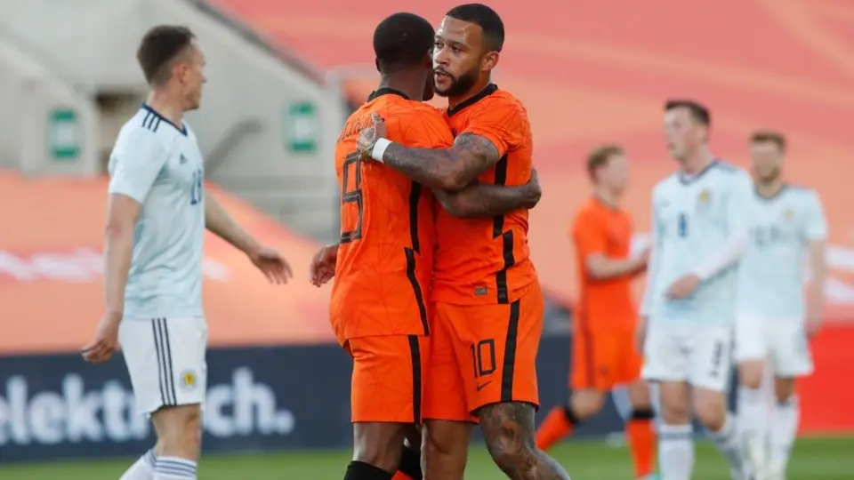 Holanda: Rescató el empate ante Escocia con un doblete de Memphis Depay