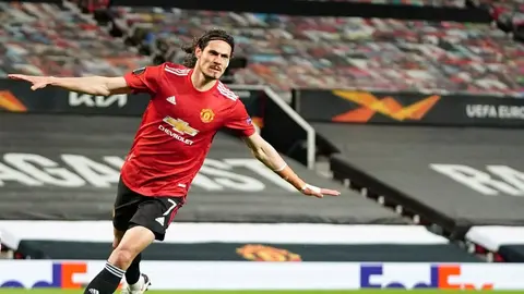 Manchester United: Cavani es homenajeado por los fans con cántico