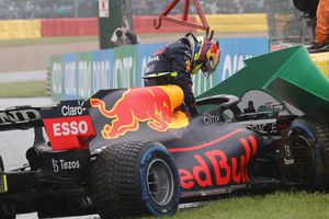 Checo Pérez: Prensa italiana criticó al mexicano en el GP de Países Bajos