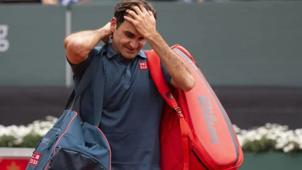 Video: Roger Federer falló reto y Gael Monfils salió lastimado