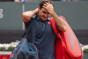 Video: Roger Federer falló reto y Gael Monfils salió lastimado