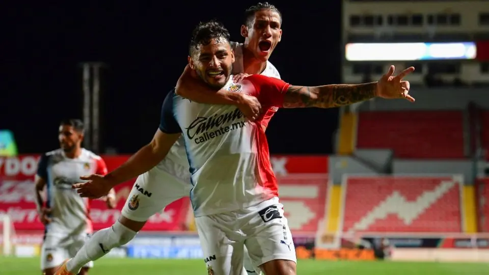 Chivas: Vega y Antuna se reintegrarán al plantel este sábado de cara al partido vs Toluca