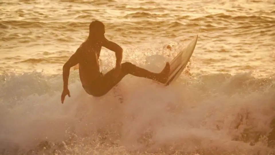 Ángelo Lozano y Asaya Brusa, ganadores del Circuito Mexicano de Surf Profesional 2021