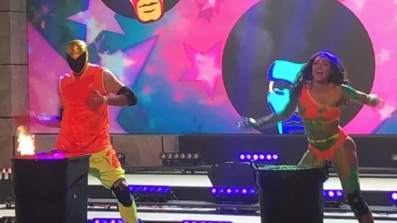 Video: Tinieblas Jr. le dio una nalgada a Macky González en "Las estrellas bailan en Hoy"