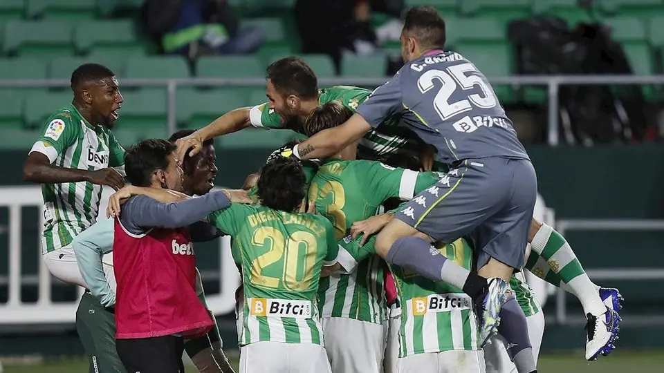 Lainez y Guardado: Betis venció al Granada y se afianza en puestos europeos