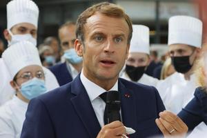 Emmanuel Macron: Presidente de Francia recibió un “huevazo” en feria gastronómica