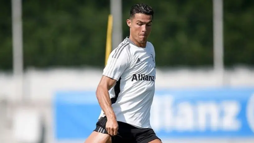 Video: La insólita forma en la que Cristiano Ronaldo y su familia bendicen la mesa