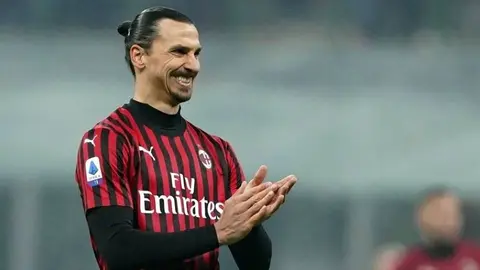 Zlatan Ibrahimovic: Se regaló Ferrari de casi 500 mil dólares por su cumpleaños