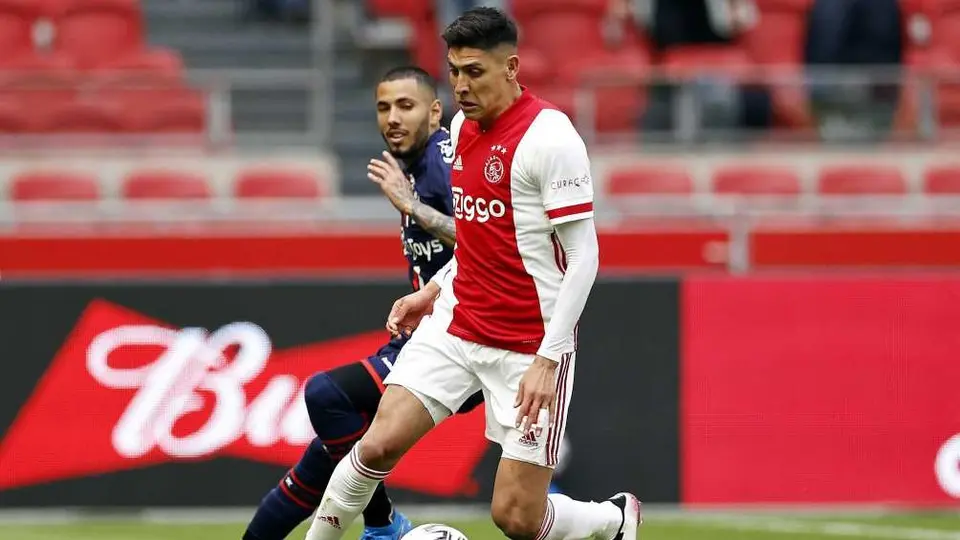 Edson Álvarez: Cometió penal y salió expulsado en partido vs Feyenoord