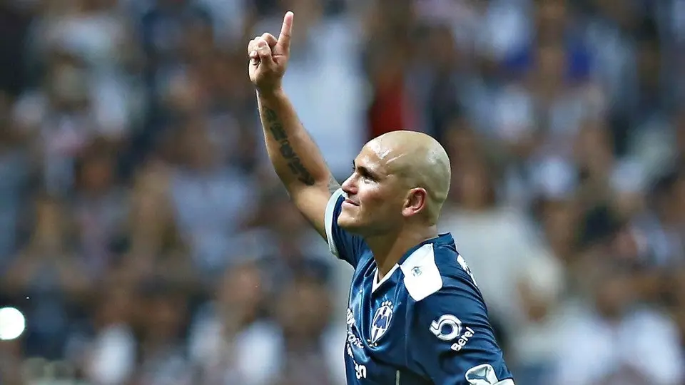 Rayados: Chupete Suazo felicitó a Funes Mori por romper su récord de goleo