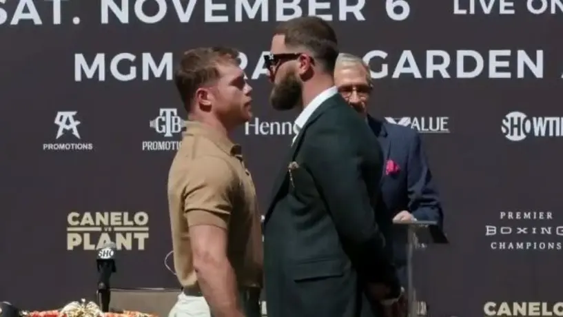 Canelo Álvarez y Caleb Plant se fueron a los golpes durante la presentación de la pelea