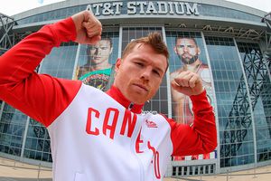 Canelo Álvarez recibió regalo de Chivas previo a pelea contra Saunders