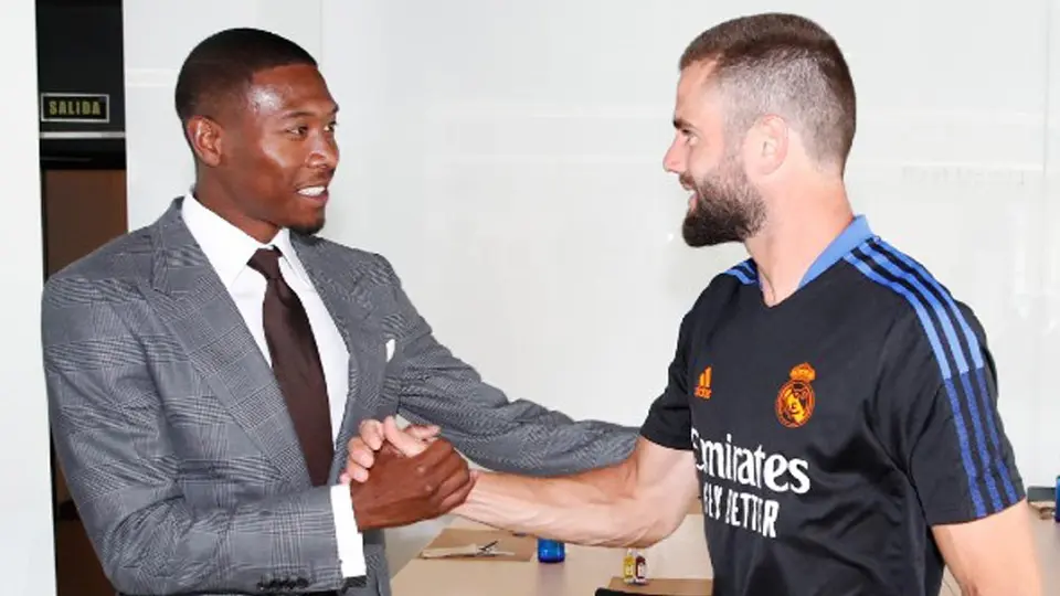 Florentino a Alaba en presentación con Real Madrid: 'El nuevo desafío, conquistar más títulos'