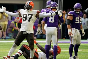 NFL: Myles Garrett y los Browns brillaron a la defensiva y vencieron a Vikings