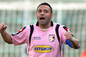 Fabrizio Miccoli, exjugador italiano, condenado a prisión por extorsión
