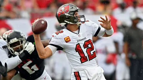 Tom Brady, a las puertas de romper récord de yardas aéreas en juego contra Patriots