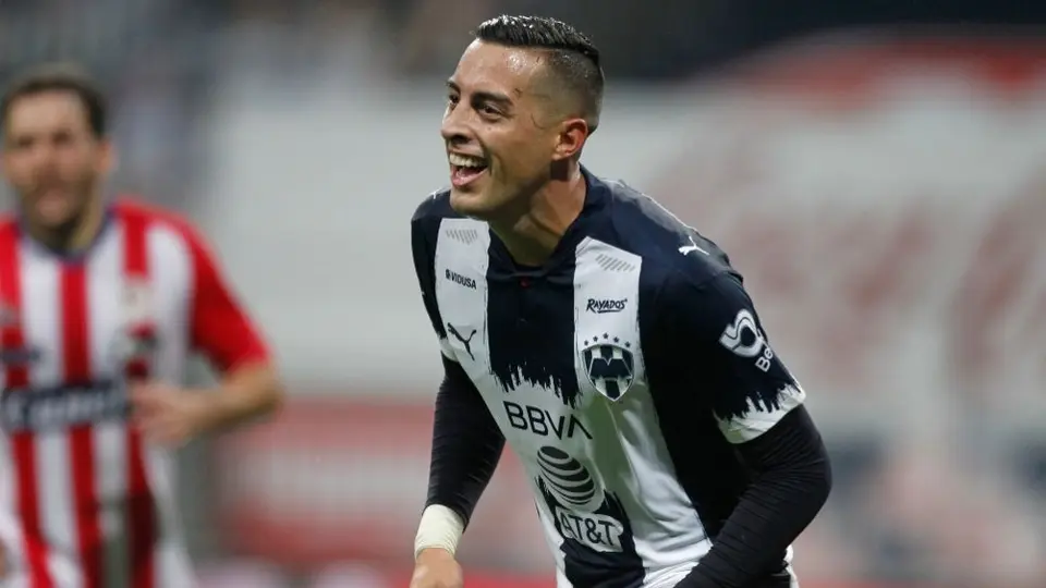Lucas Barrios: 'Sería muy bueno para México tener a un delantero como Funes Mori'