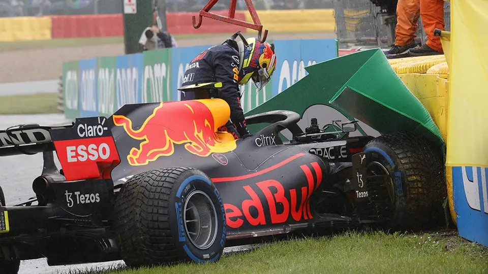 Checo Pérez saldrá desde los pits en el Gran Premio de Bélgica tras despiste en vuelta previa