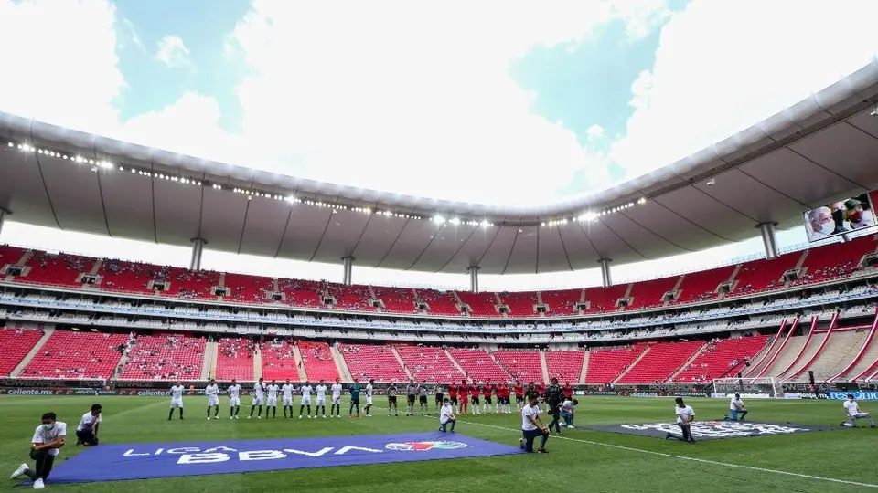 Estadios de Chivas y Atlas mantendrán el aforo pese a semáforo rojo en Jalisco