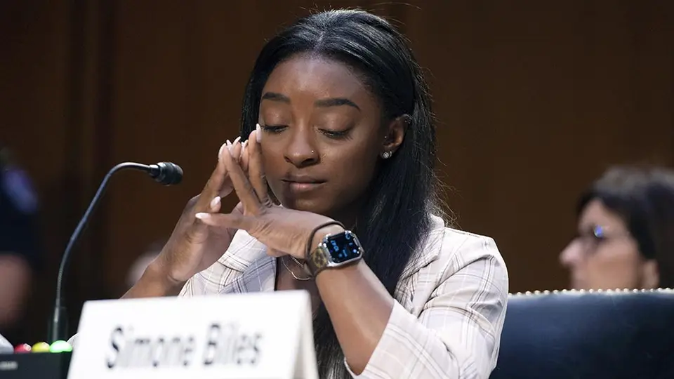 Biles rompió en llanto al hablar sobre abuso de Nassar: 'Culpo a todo el sistema'