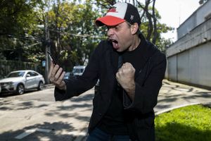 Video: Christian Martinoli participó en comercial narrando carrera de Usain Bolt