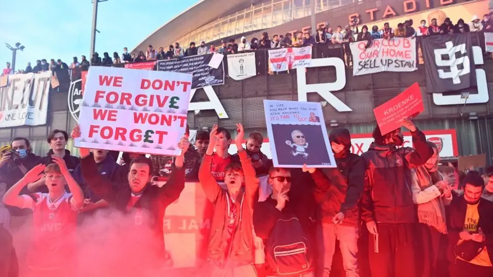 Arsenal: Afición protestó en contra de los directivos por la Superliga