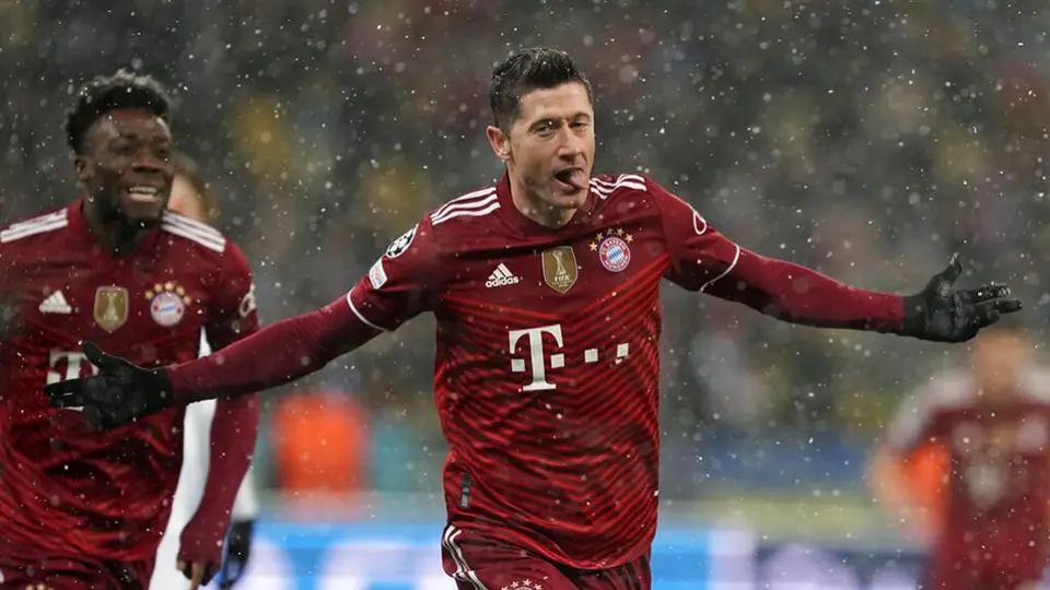 Champions League: Lewandowski se lució con impresionante gol de chilena