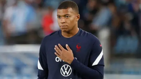 Mbappé: Deschamps aclaró que el futbolista fue dado de baja por un problema muscular