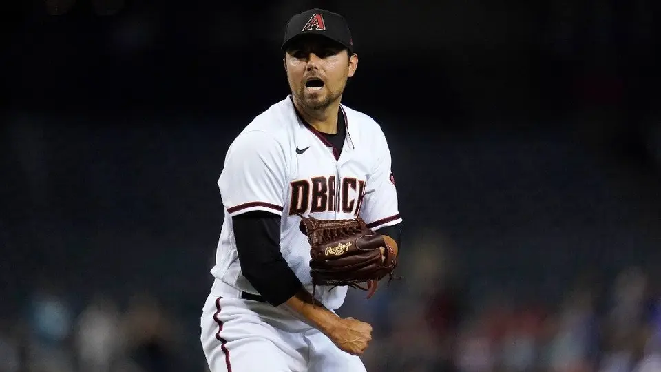 Joakim Soria: Consiguió su primer salvamento de la temporada con Arizona