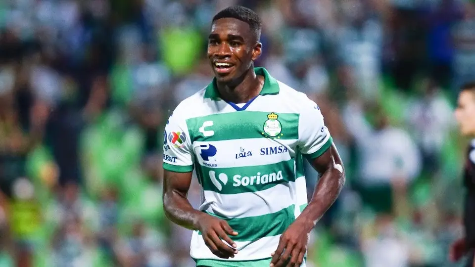 Santos: Félix Torres renovó con el club hasta 2025