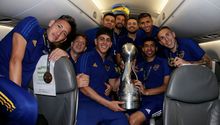 Video: Azafata regañó a jugadores de Boca Juniors por festejos en avión