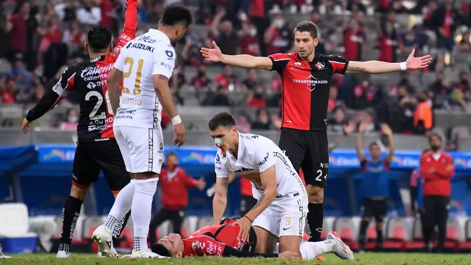 Juan Ignacio Dinenno tras polémica desición arbitral vs Atlas: "Que siga el show"
