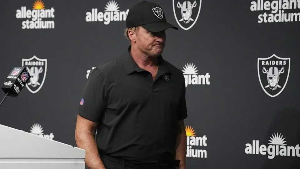 NFL: Jon Gruden demandó a la liga y a su comisionado por obligarlo a renunciar
