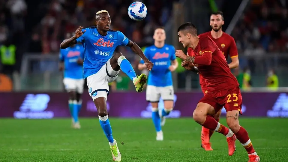Chucky Lozano: Napoli no pasa del empate frente a la Roma y es colíder con el Milan