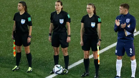 UEFA: Andorra vs Inglaterra, el primer partido con tres árbitras