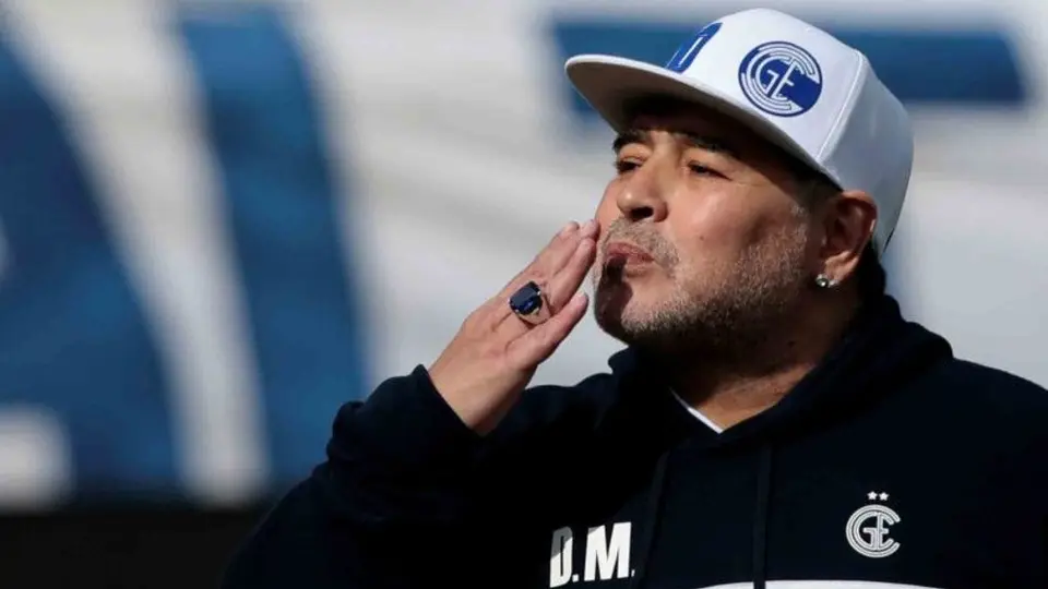 Maradona: El Pelusa fue enterrado sin su corazón, reveló periodista