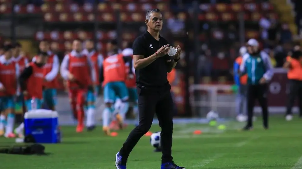 Querétaro: Pity Altamirano destacó personalidad de Gallos pese a derrota vs León