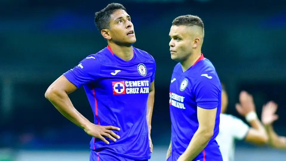 Cruz Azul, sin Cabecita ni Romo para enfrentar a Pumas en el Olímpico