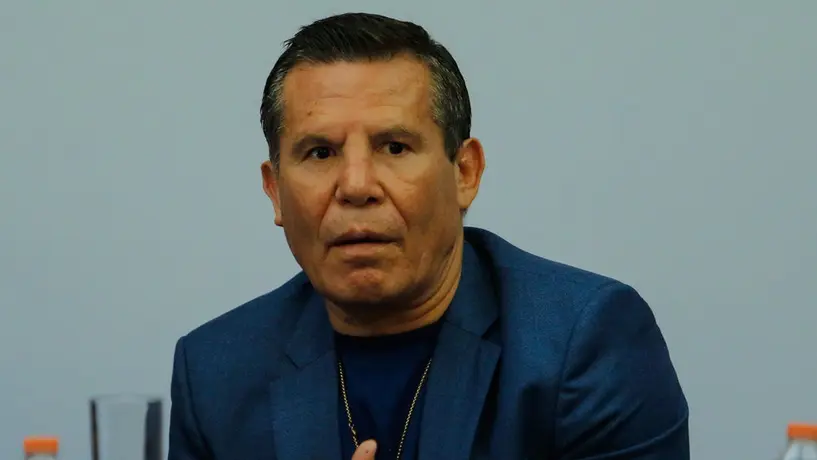 Julio César Chávez explotó nuevamente contra youtuber tras recibir de regalo unos tacones rojos