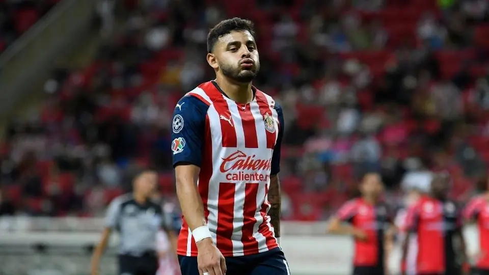 Alexis Vega: Comisión Disciplinaria multó al jugador de Chivas tras insultos contra Atlas