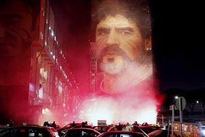 Diego Maradona: Uno de sus hermanos quiere presentarse a elecciones de Nápoles