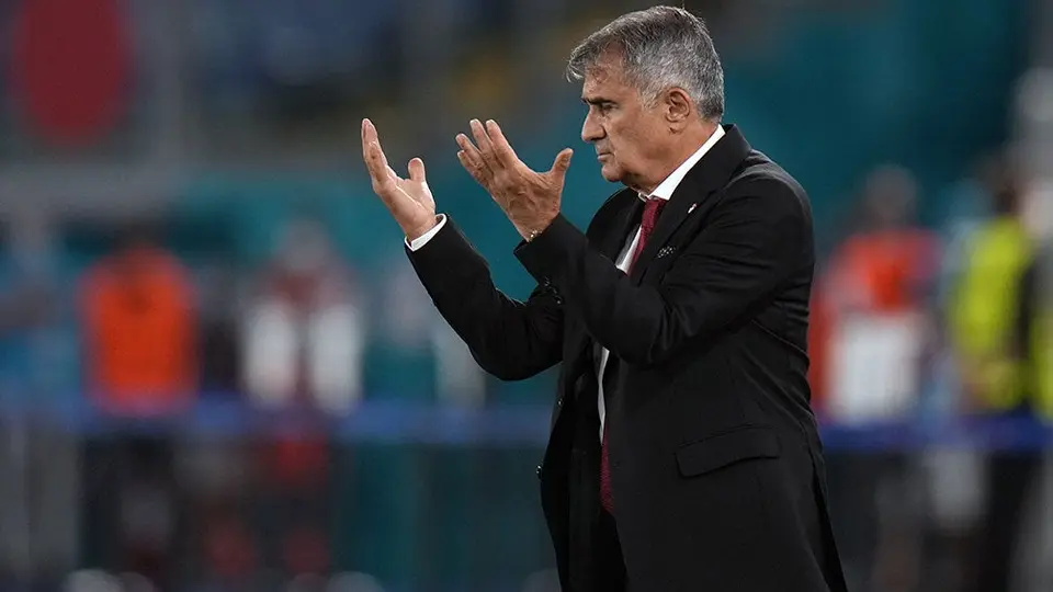 Euro: 2020: DT de Turquía reconoció superioridad de Italia y lo costoso de los errores